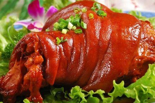 刘大瓜吃东坡肘子,美食之旅再添佳话